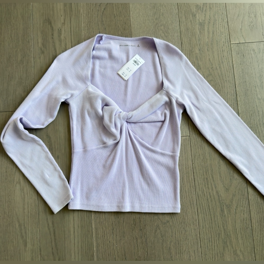 BNWT Abercrombie & Fitch Lavender Long Sleeve Ribbed Twist Top
